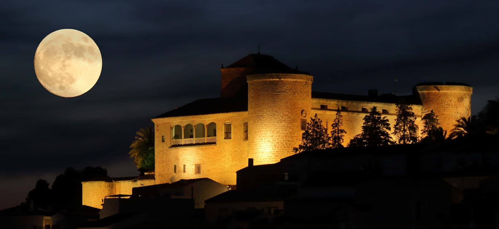Castillo de Canena de noche